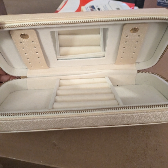 Small Jewelry Case - Picture 3 of 3